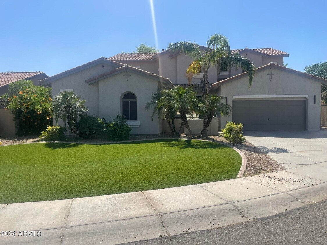 Primary Photo - 1326 S Holguin Ct