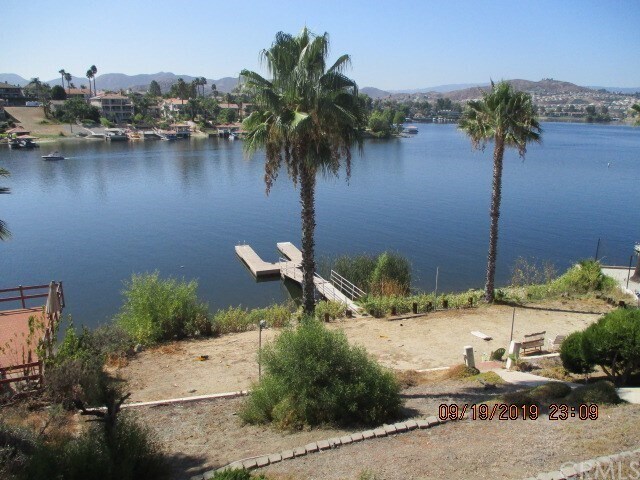 Foto del edificio - 22244 San Joaquin Dr W