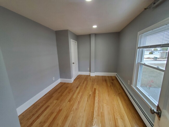 Building Photo - 57 Pleasant St