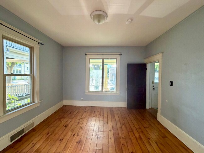 Sala de estar - 2732 N Fratney St
