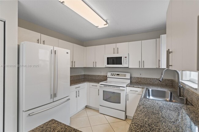 Foto del edificio - 17123 NW 23rd St