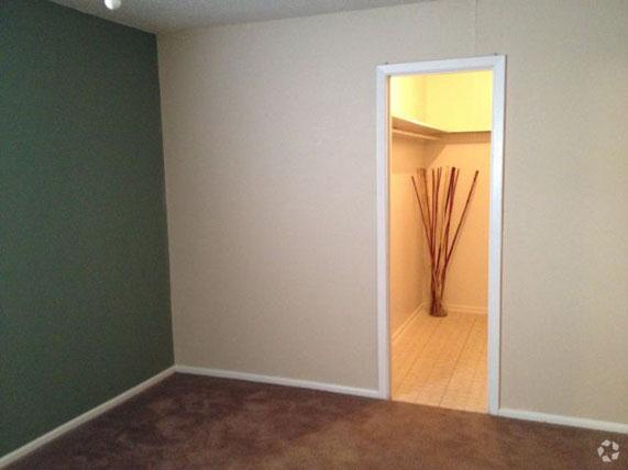 Bedroom - Lawnwood Apartments