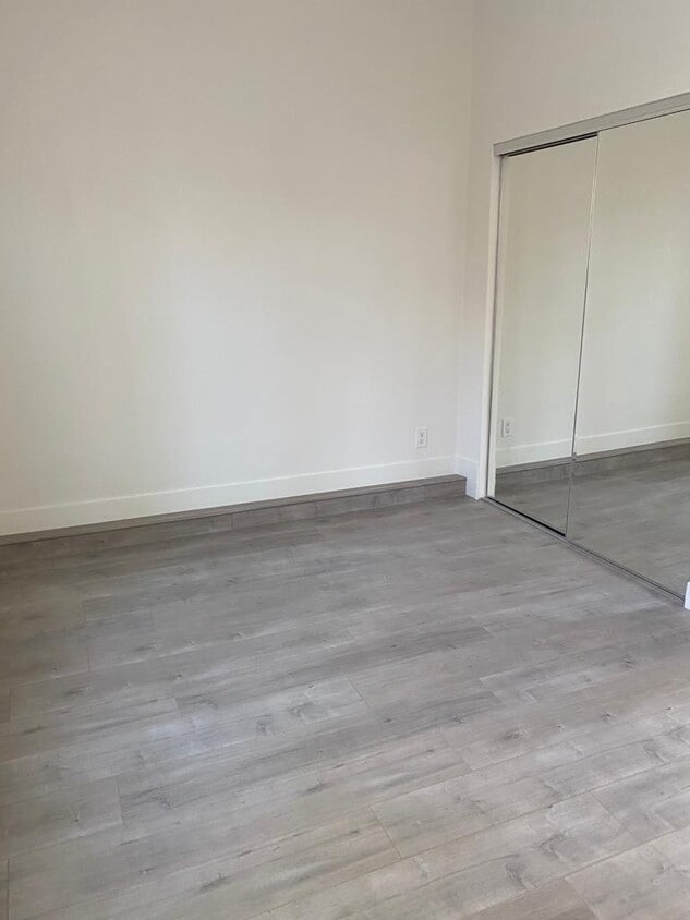 Building Photo - 1587 W 35th Pl