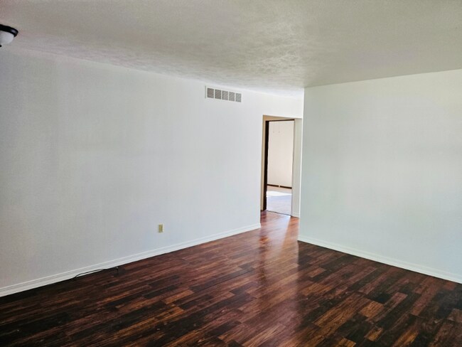 Foto del edificio - 747 Salem St