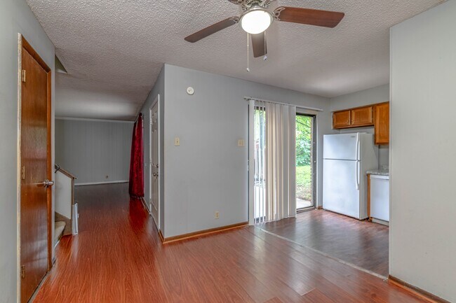 Building Photo - 9124 Woodpark Ln NW