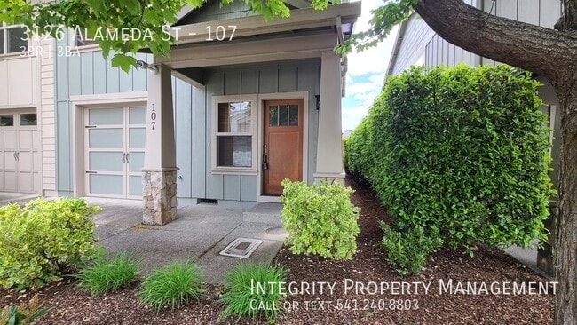 Building Photo - 3126 Alameda St