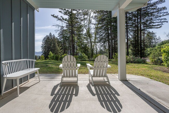 Foto del edificio - Fully Furnished Mount Veeder Sanctuary Home