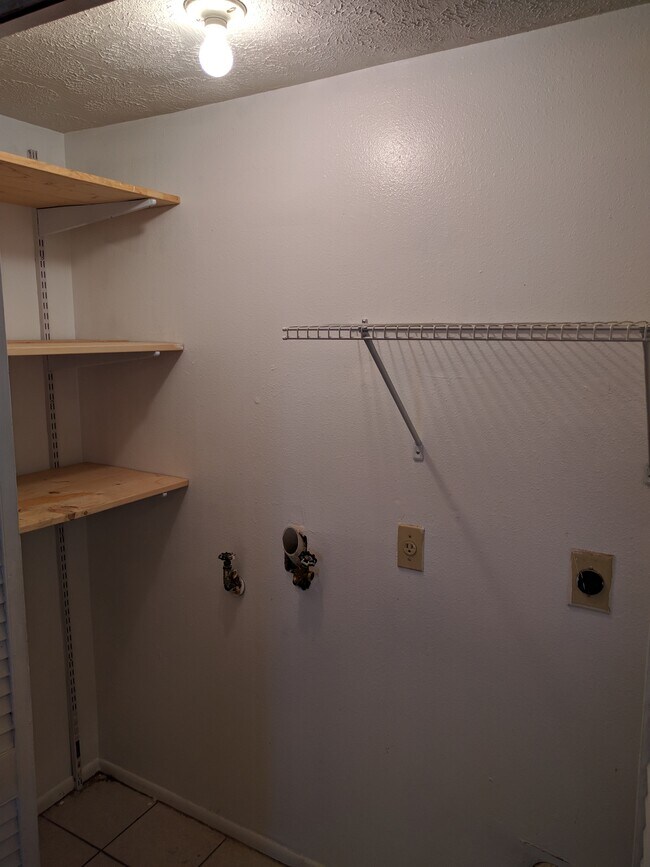 105 57th Ave E, Bradenton, FL 34203 Townhome Rentals in Bradenton FL