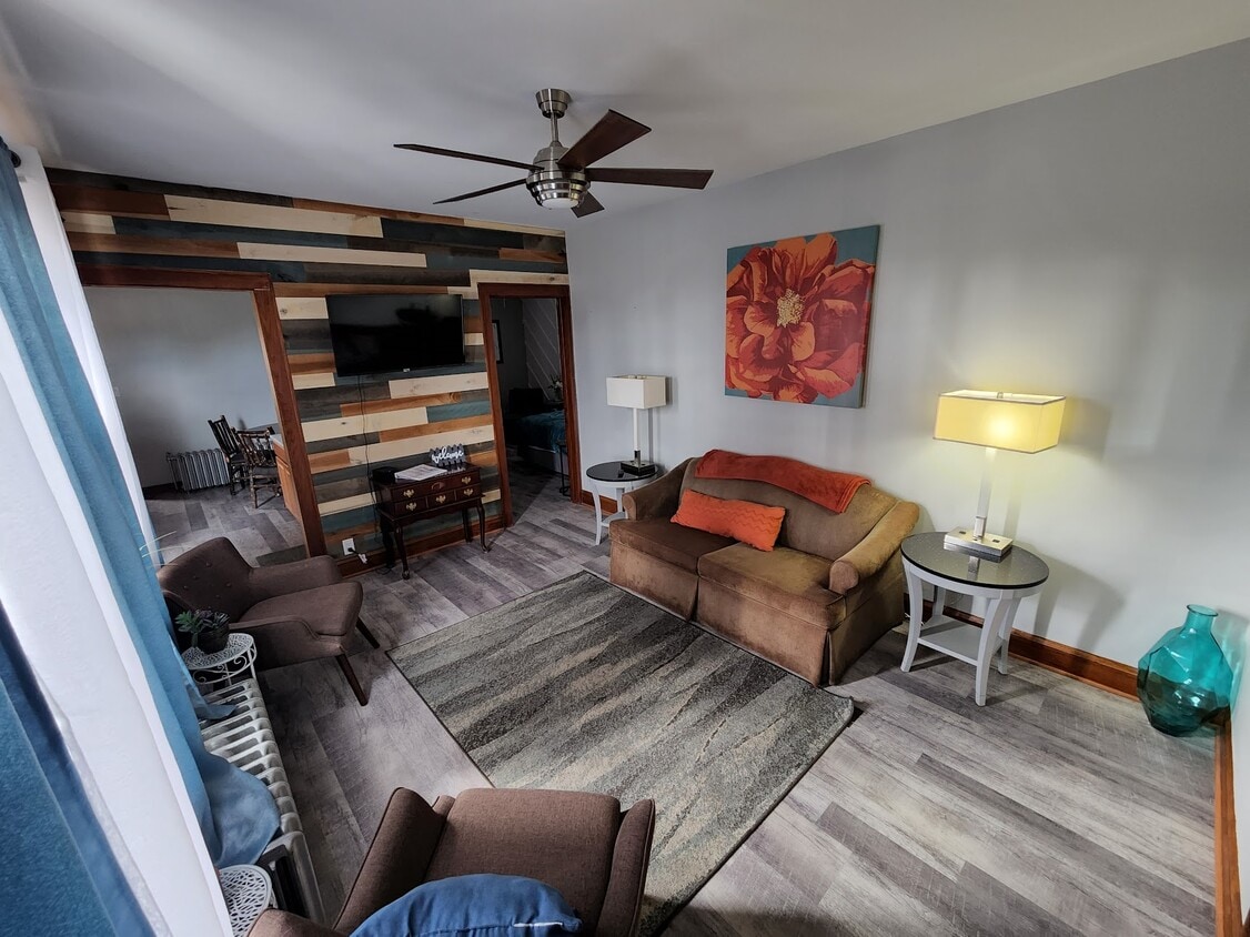 1308 119th St, Whiting, IN 46394 Apartments in Whiting, IN