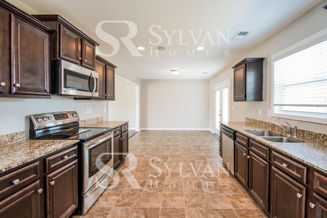 Building Photo - Gorgeous 4-bedroom, 2.5-bathroom house