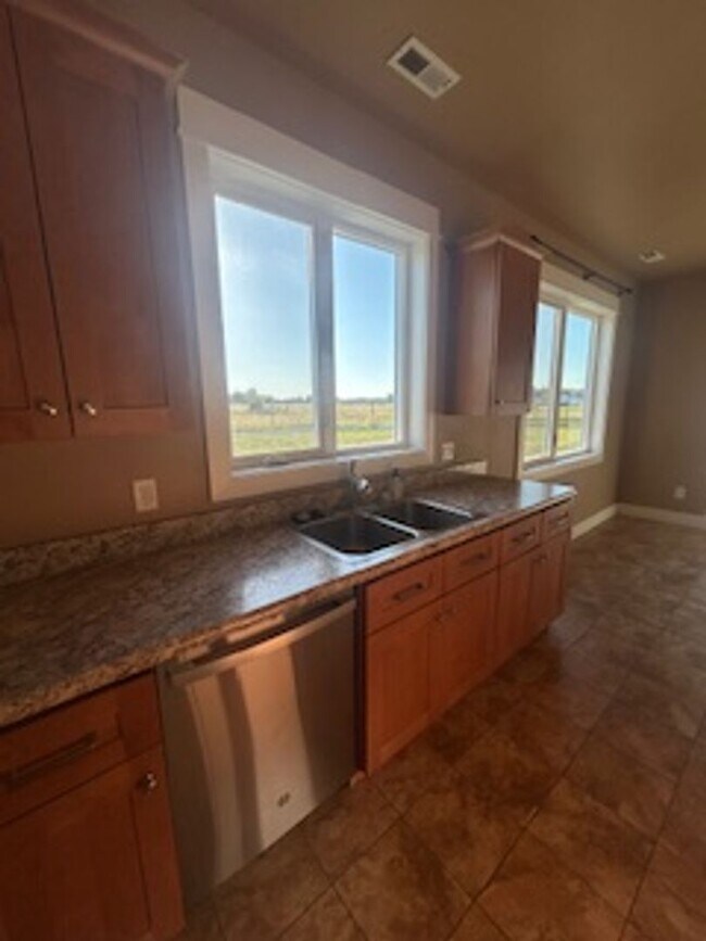Building Photo - Rare Horse Property in Billings Heights – ...
