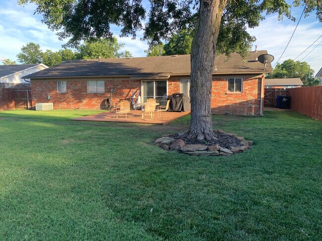 Foto del edificio - 822 W Norman St