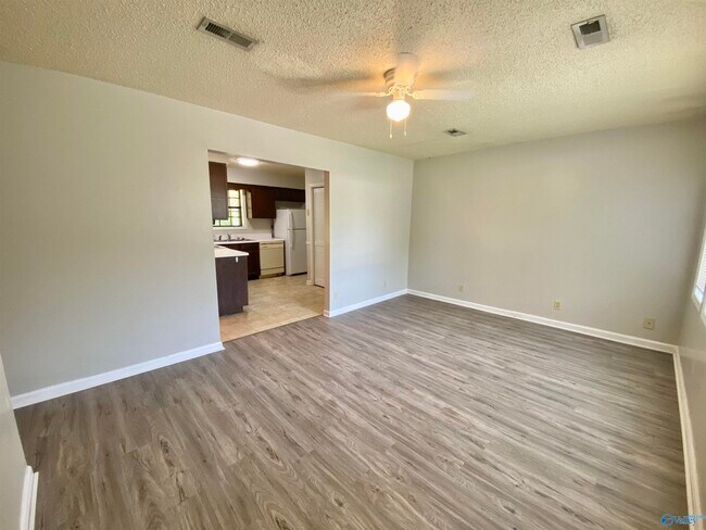 Building Photo - 14003 SW Wyandotte Dr