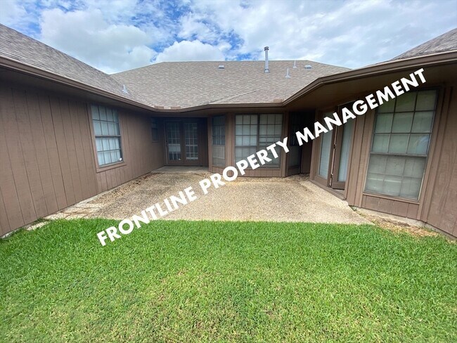 Foto del edificio - 4029 St Christopher Ln