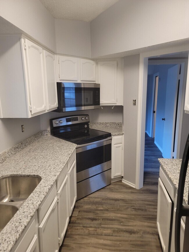 3101 Townbluff Dr Unit 723, Plano, TX 75075 Condo for Rent in Plano