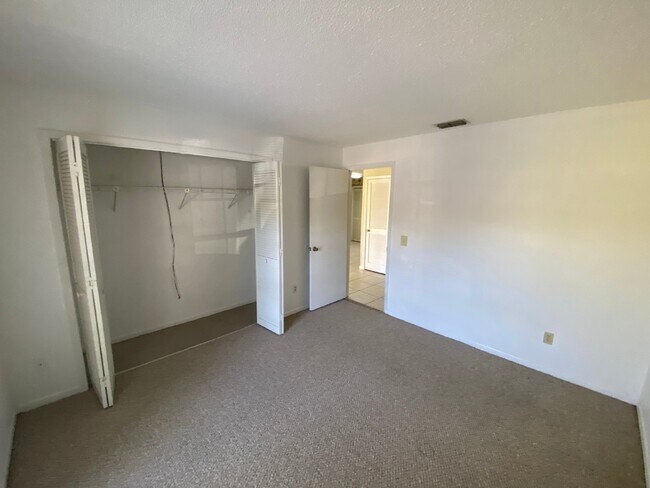 Foto del edificio - "Charming 2 Bed, 1 Bath Seffner Rental"