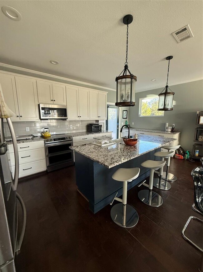 Foto del edificio - 410 Summit Ridge Dr N