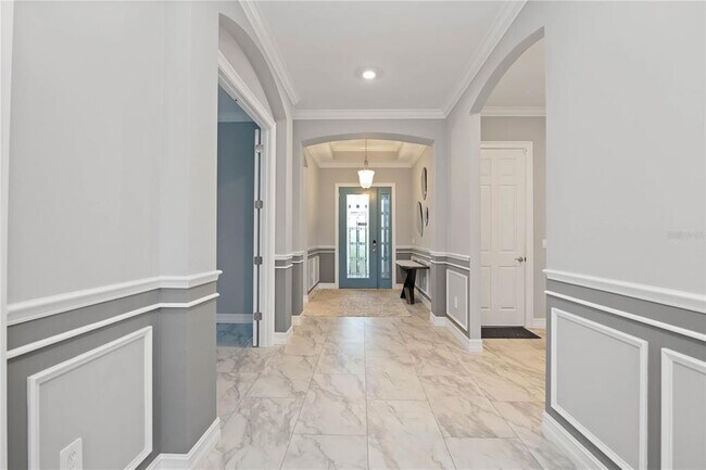 Building Photo - 645 Maraviya Blvd