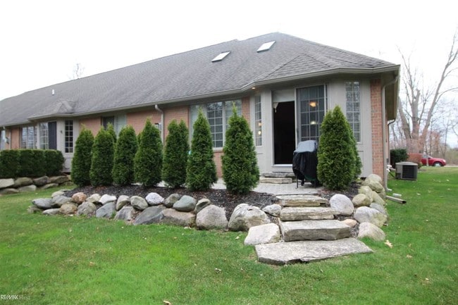 Building Photo - 50812 Redwood Ln