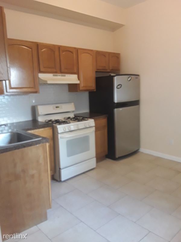 Foto principal - 3 br, 1 bath Townhome - 146 Ripley Pl