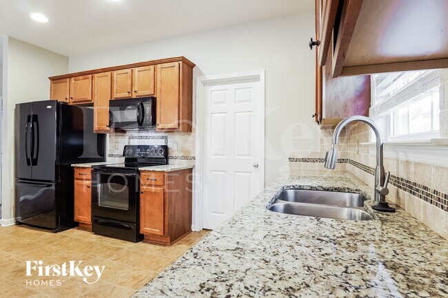 Foto del edificio - 1092 Fairbank Ln