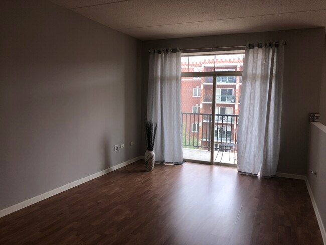 Foto del edificio - 656 Pearson St