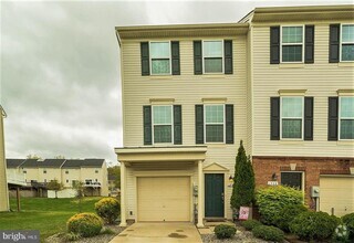 Building Photo - 1026 Sithean Way