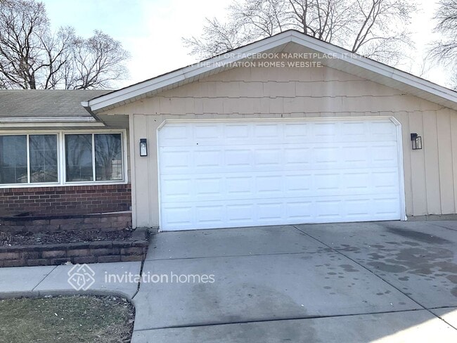 Building Photo - 433 Janine Ln