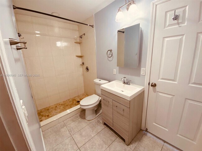 Foto del edificio - 9890 Hammocks Blvd