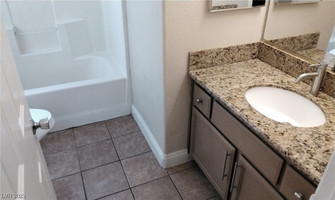 Foto principal - 3717 Iverson Ln