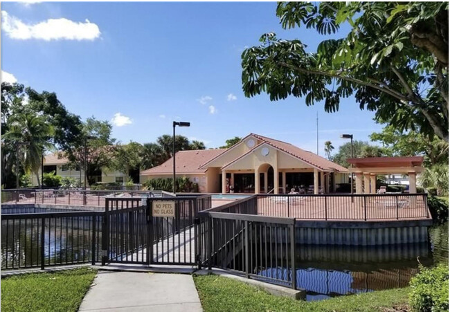 Building Photo - 5621 Riverside Dr