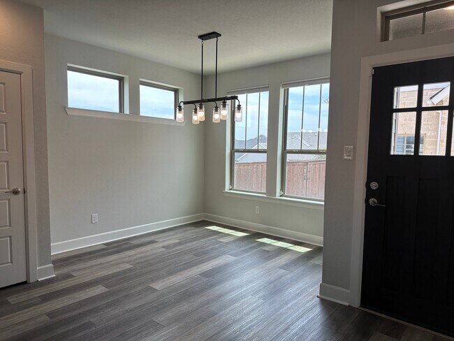 Foto del edificio - 14228 Walsh Ave