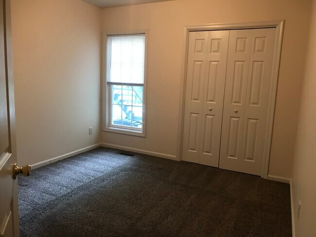 Building Photo - 204 Kidwell Ave