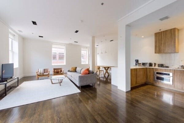 Foto principal - 55 E Concord St