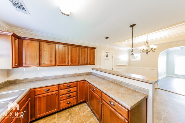 Building Photo - 196 Rossburg Dr