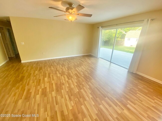 Foto del edificio - 784 Alcazar Ave