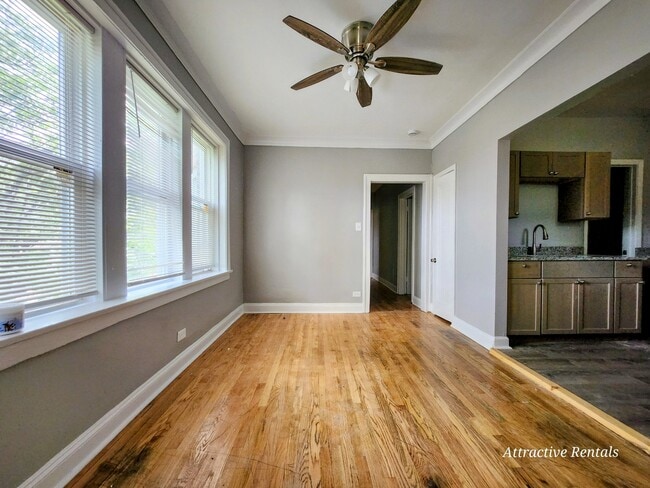Foto del edificio - 5350 W Division St