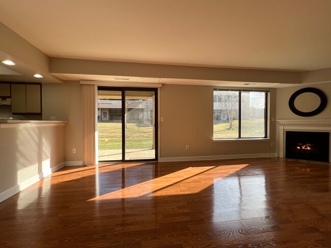 Building Photo - 225 Briarcrest