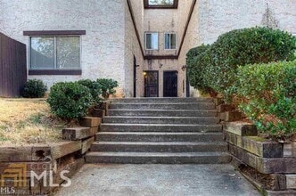 Building Photo - 3810 Kensingwood Trace