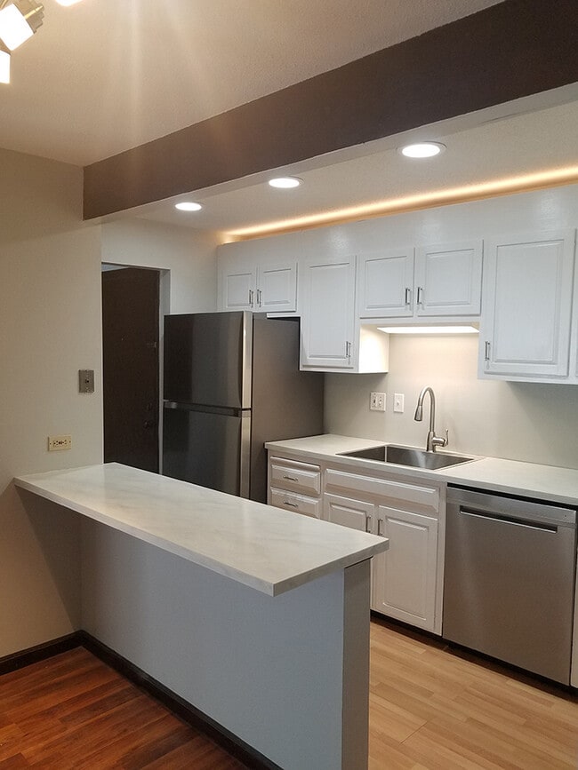 Building Photo - 91 Country Squire Drive Unit G