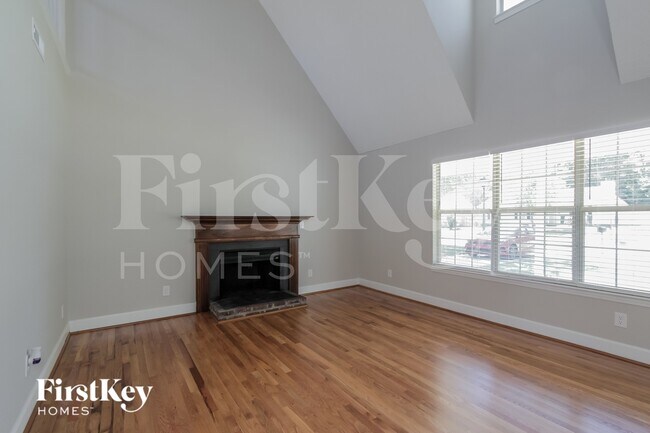 Foto del edificio - 3612 Cedarbark Drive