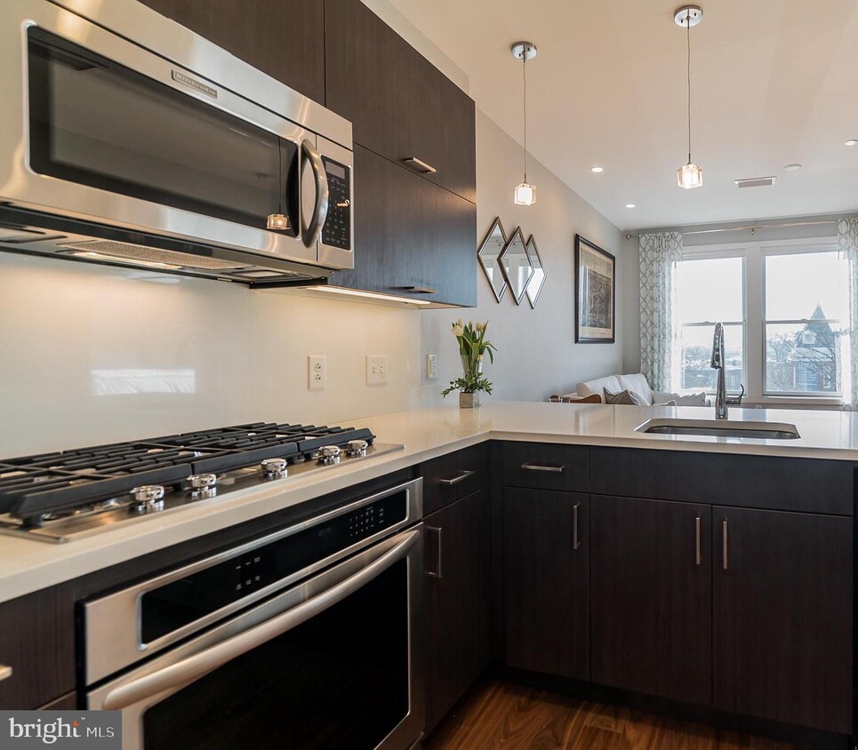 Foto principal - 1350 Maryland Ave NE