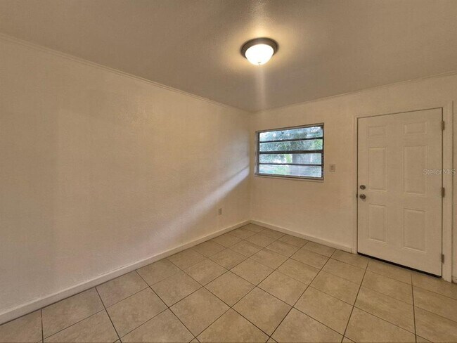 Foto del edificio - 1726 W Chestnut St