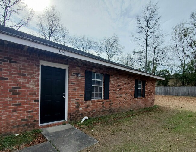 Foto del edificio - 1016 Jessamine Trail