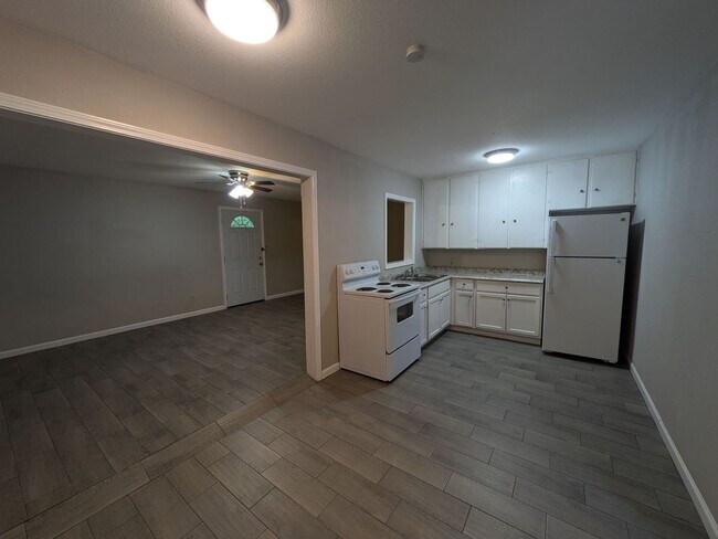 Foto del edificio - 2306 Butler Dr