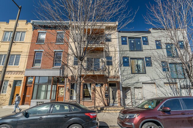 Building Photo - 329 W Girard Ave