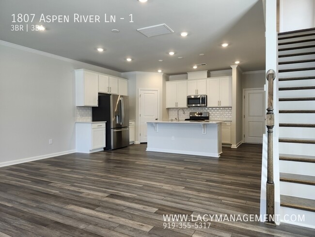 Foto del edificio - 1807 Aspen River Ln