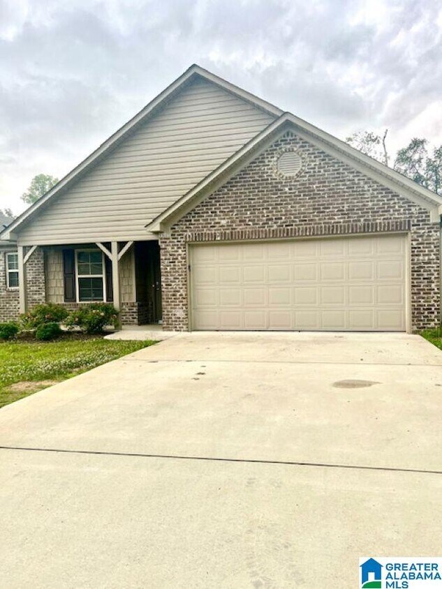 Foto principal - 9699 Brightwell Ln