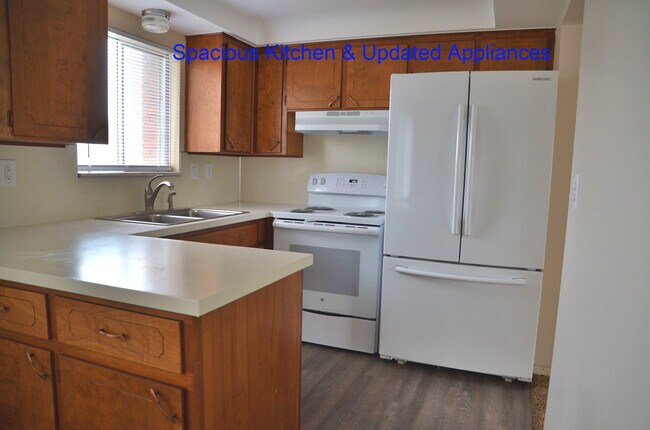Kitchen - 5447 Chicago Rd