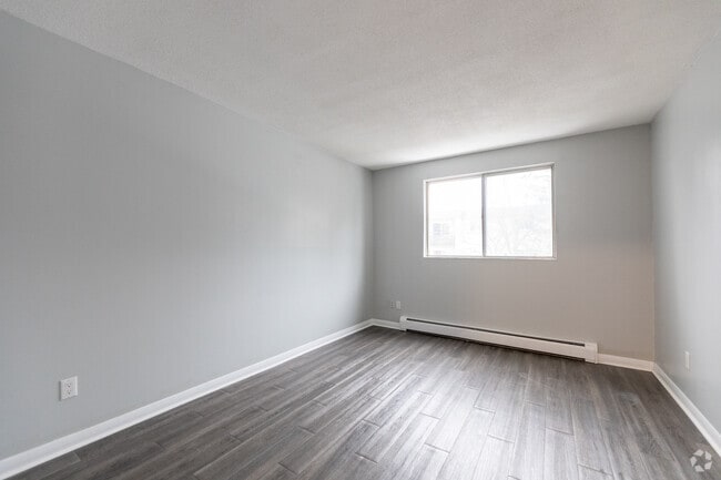 2BR, 1BA - Bedroom - Westwood Drive Apartments